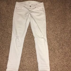Very comfy white jeans!